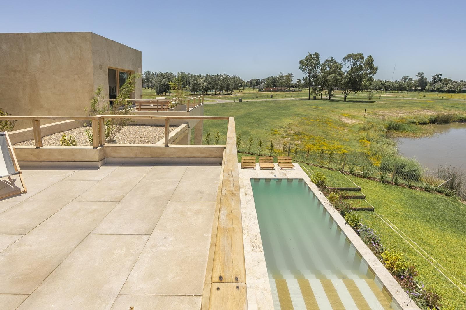 House by the Lagoon for Rent