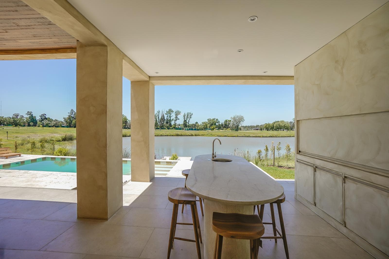 House by the Lagoon for Rent