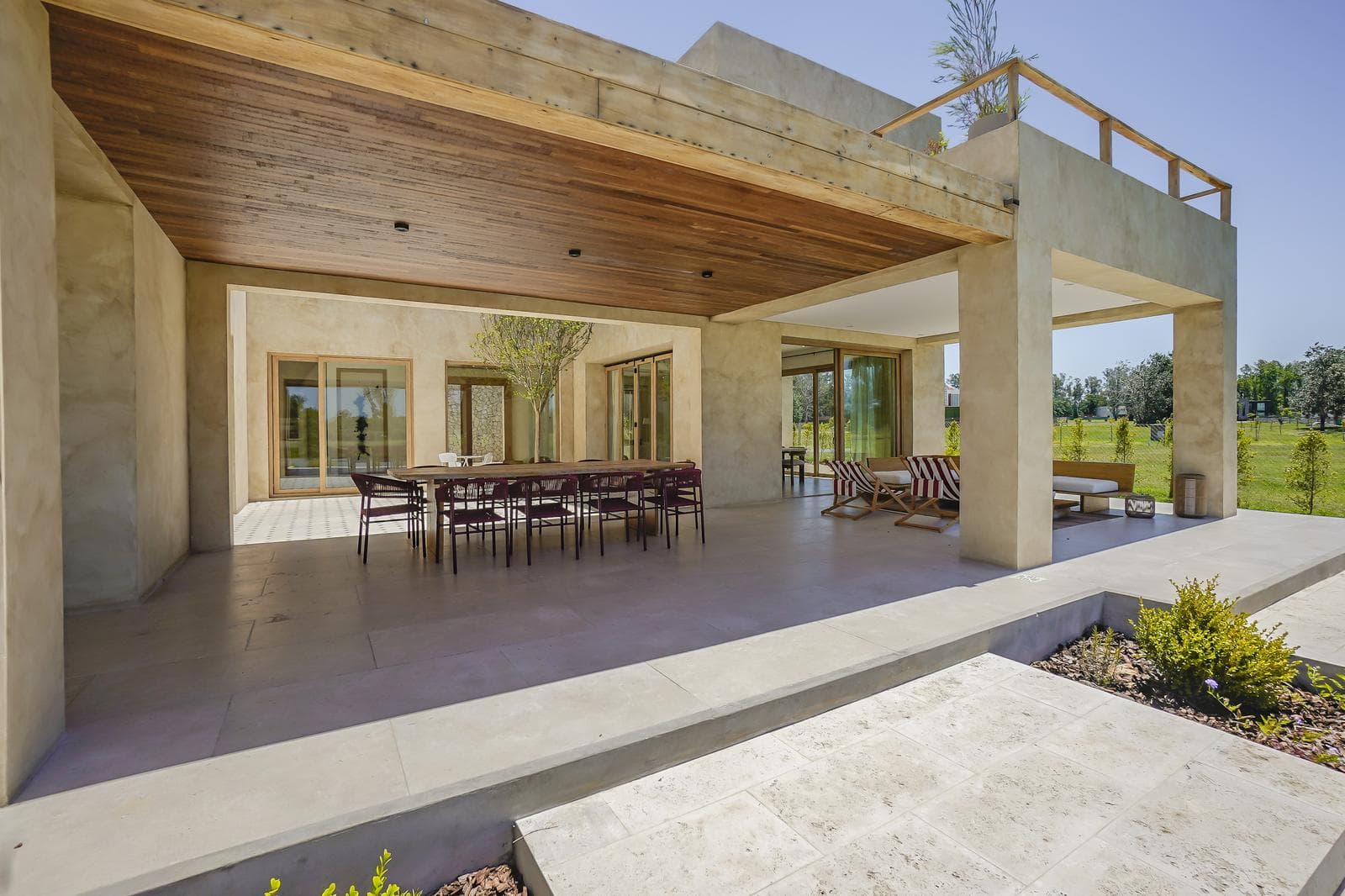 House by the Lagoon for Rent