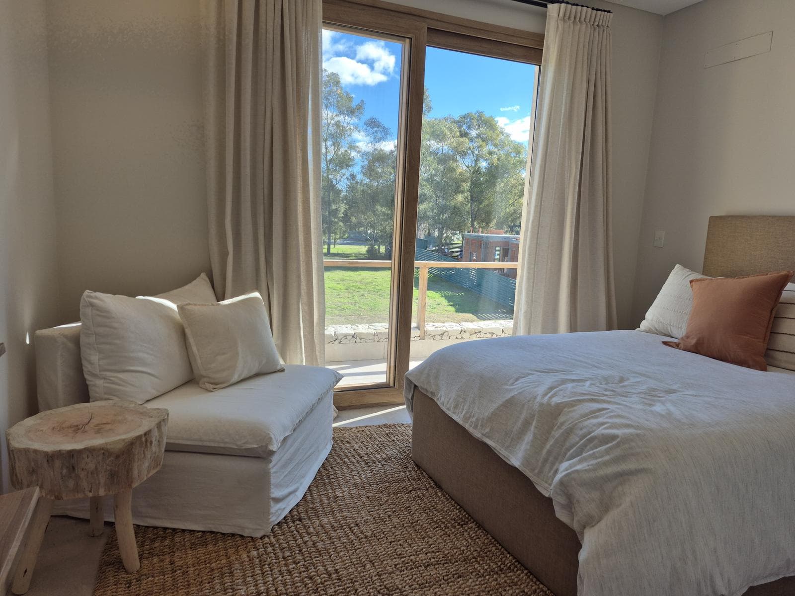 House by the Lagoon for Rent