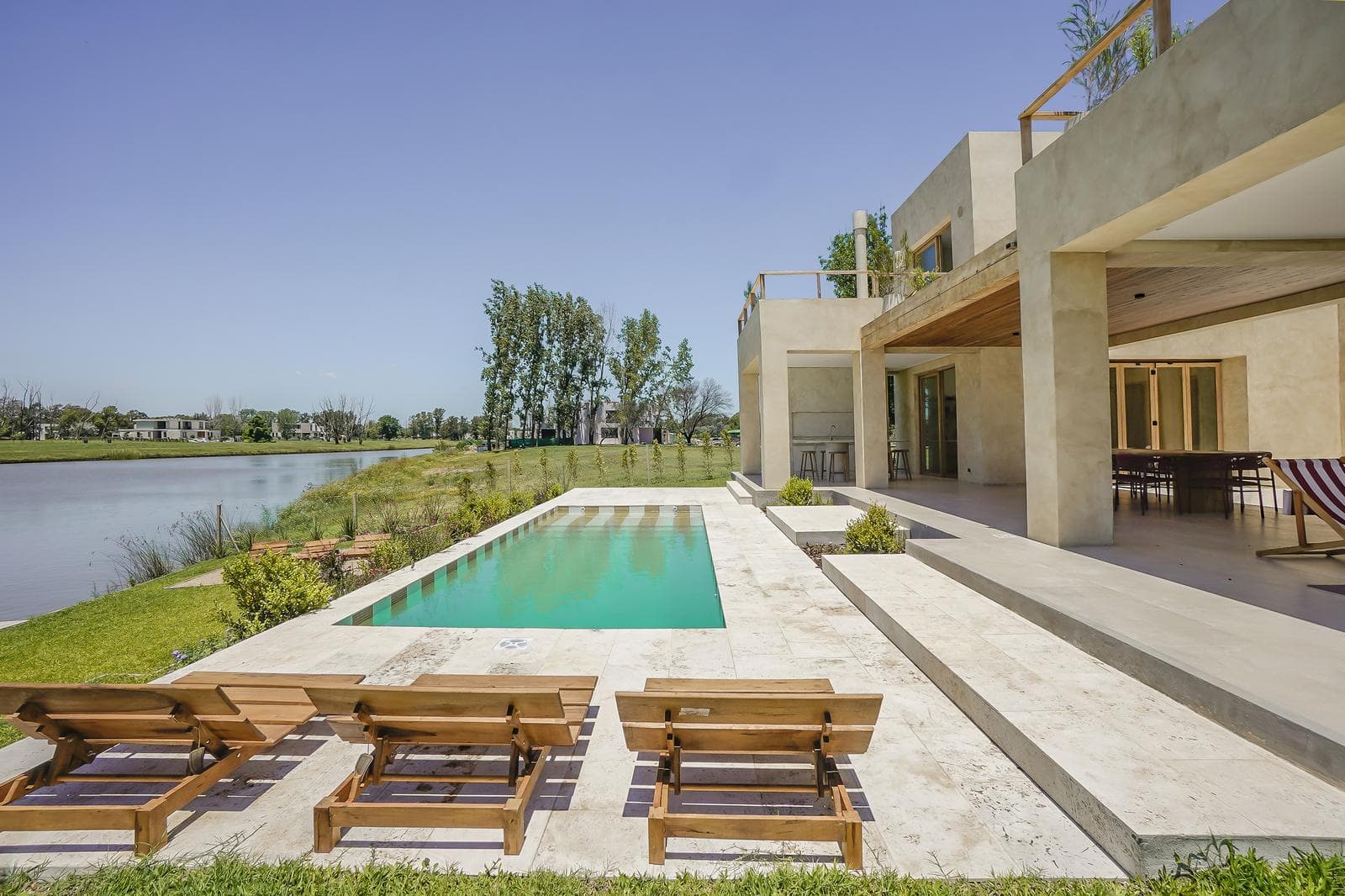 House by the Lagoon for Rent