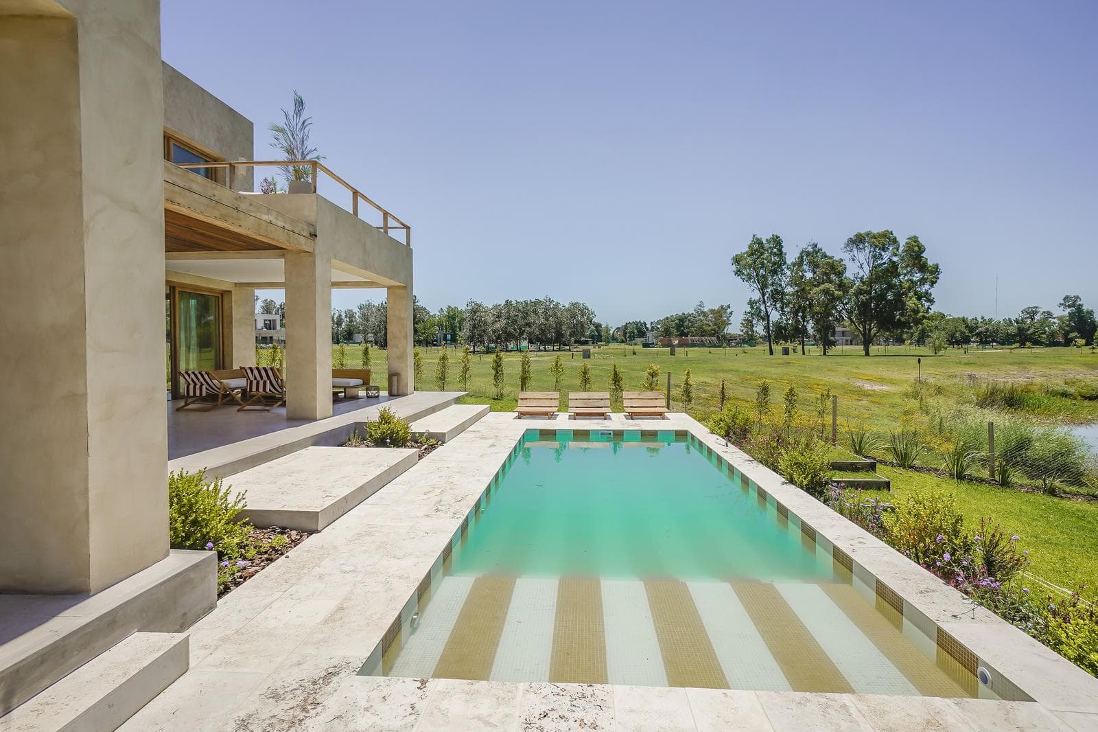 House by the Lagoon for Rent