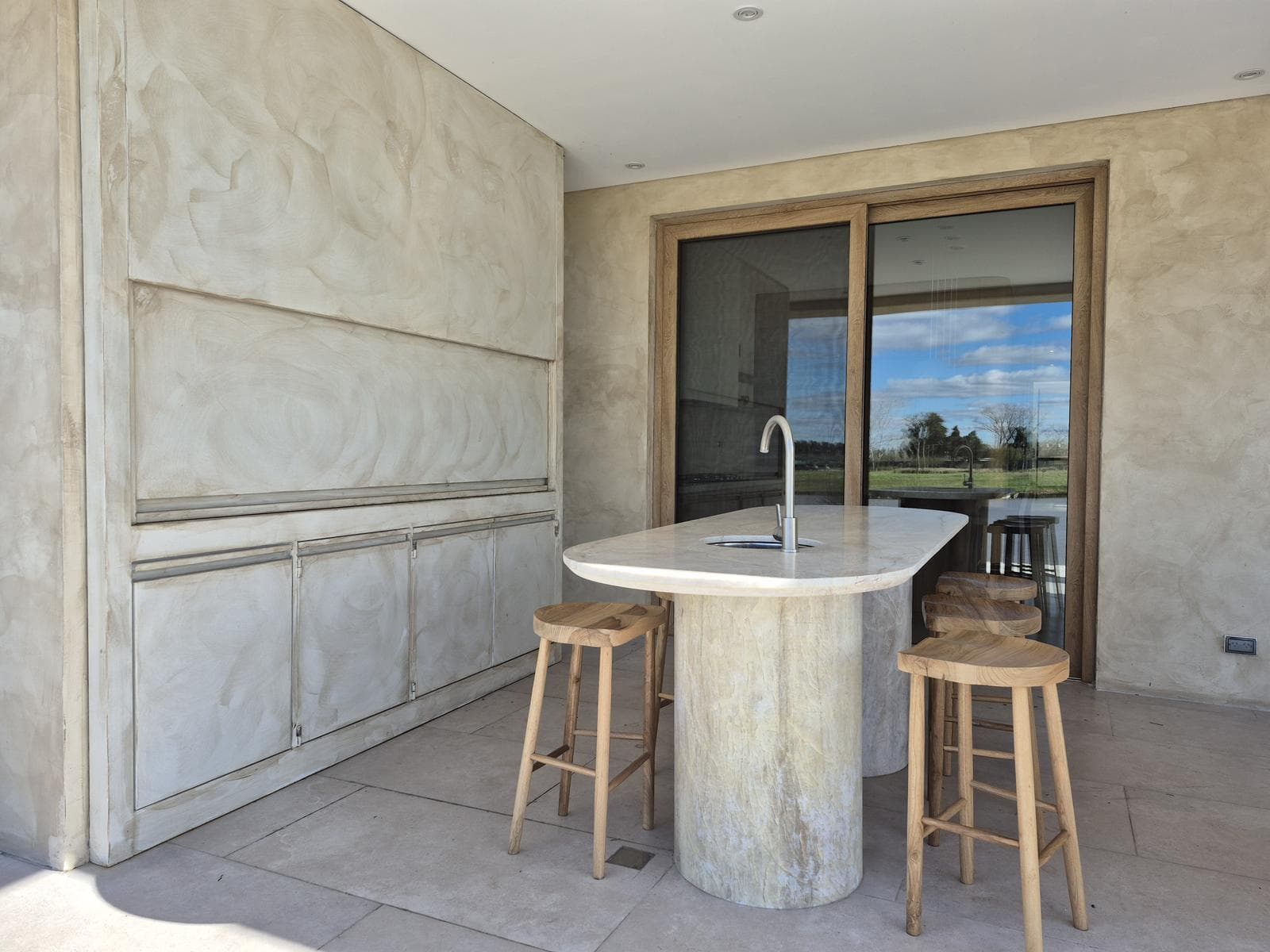 House by the Lagoon for Rent