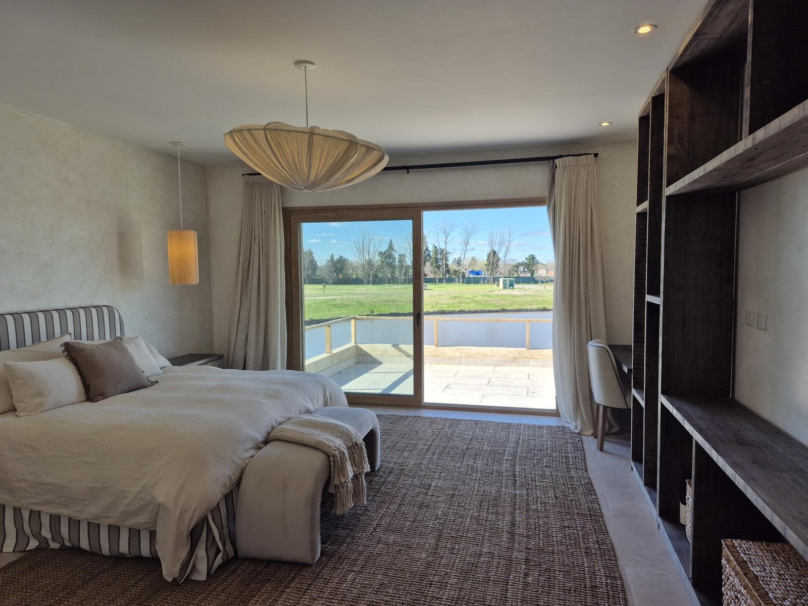 House by the Lagoon for Rent