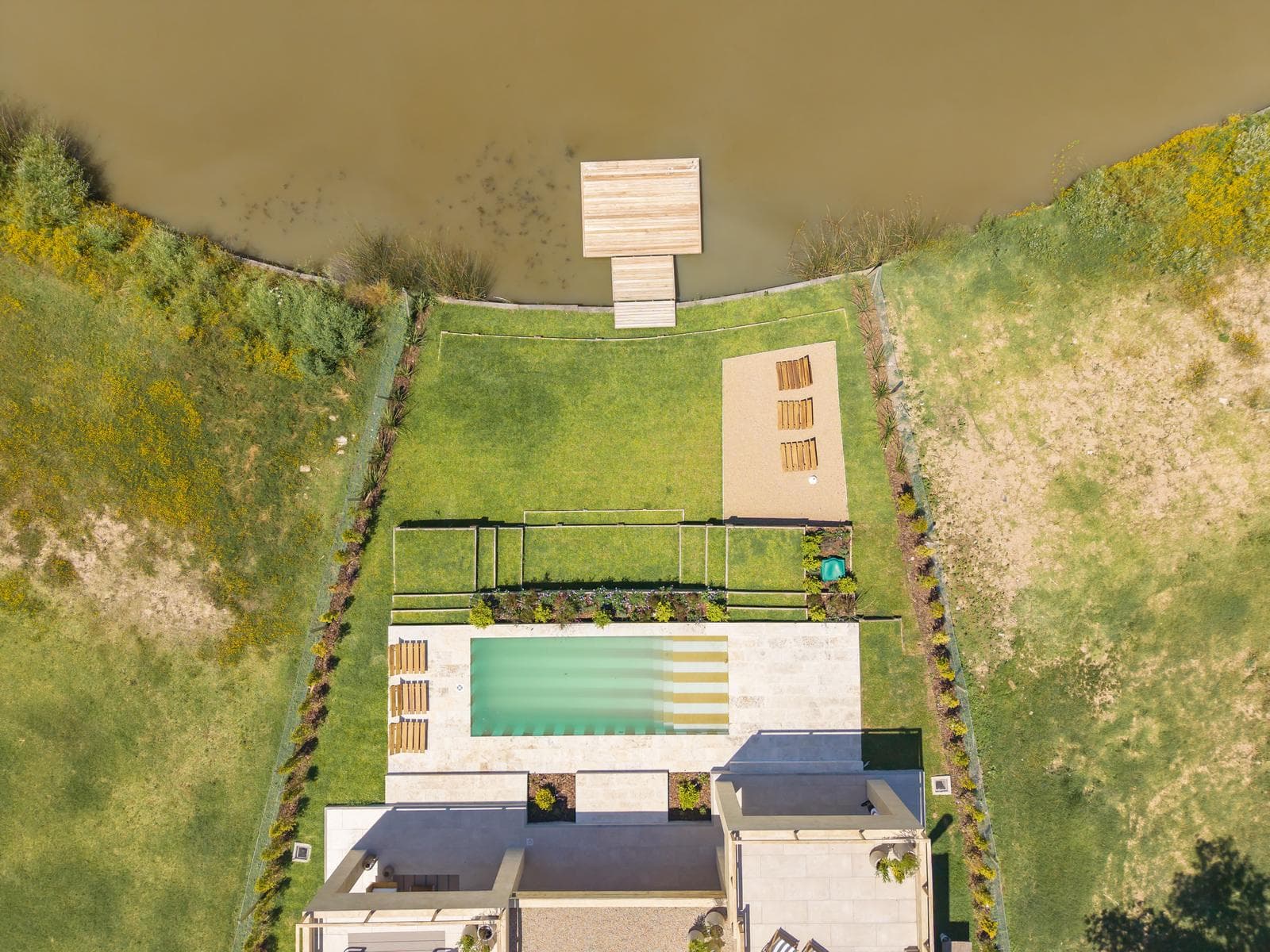 House by the Lagoon for Rent