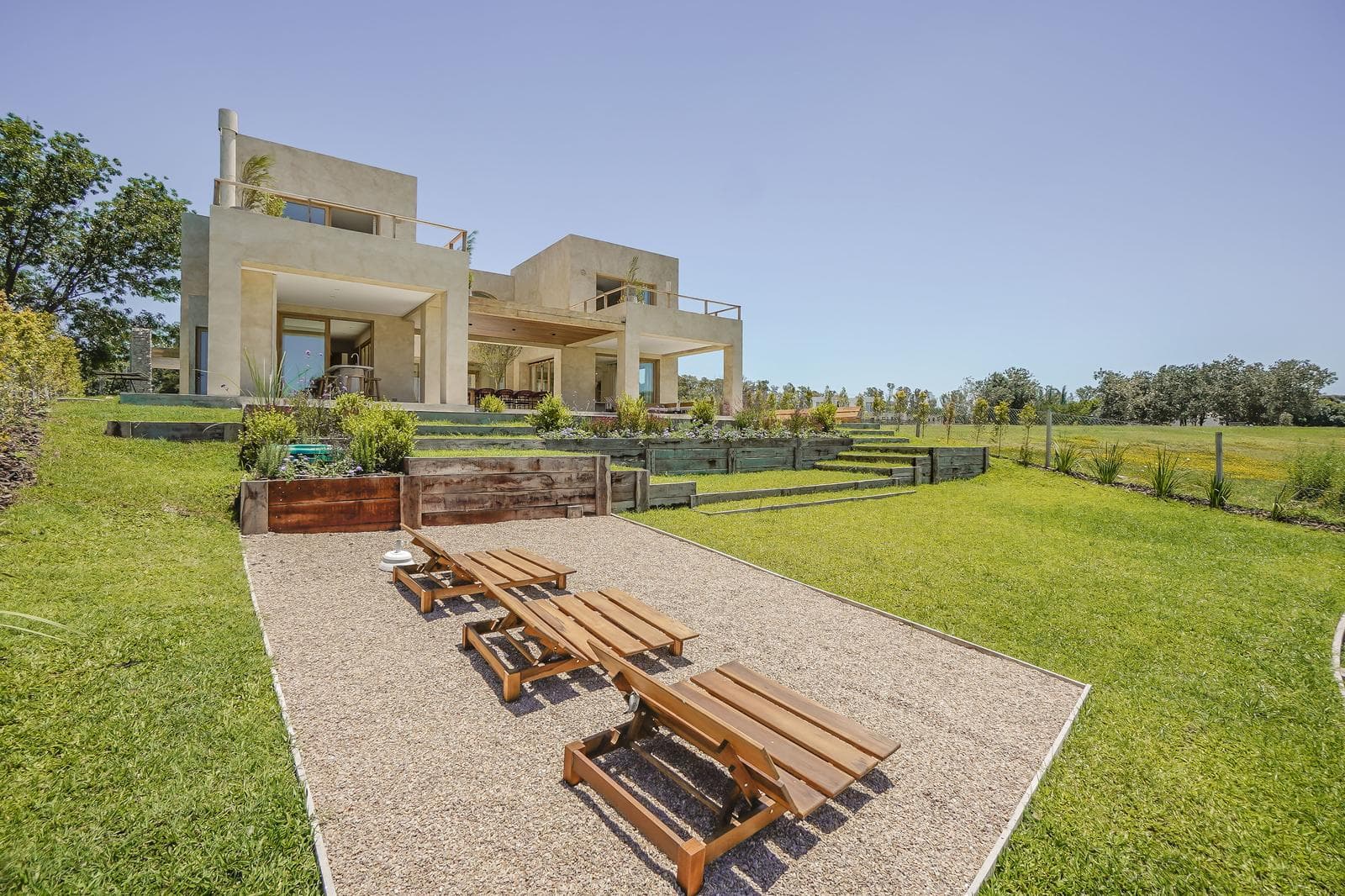 House by the Lagoon for Rent