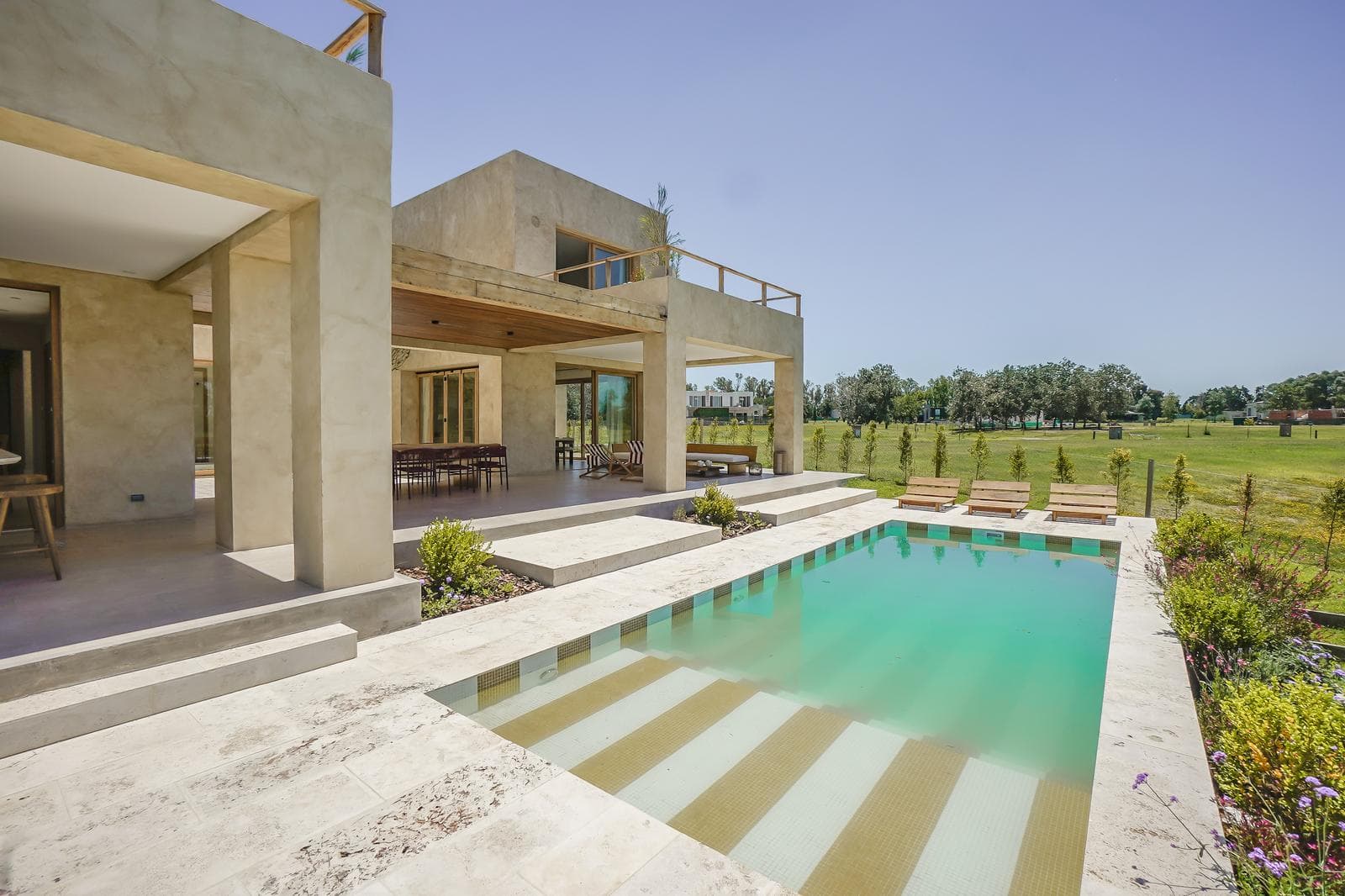 House by the Lagoon for Rent