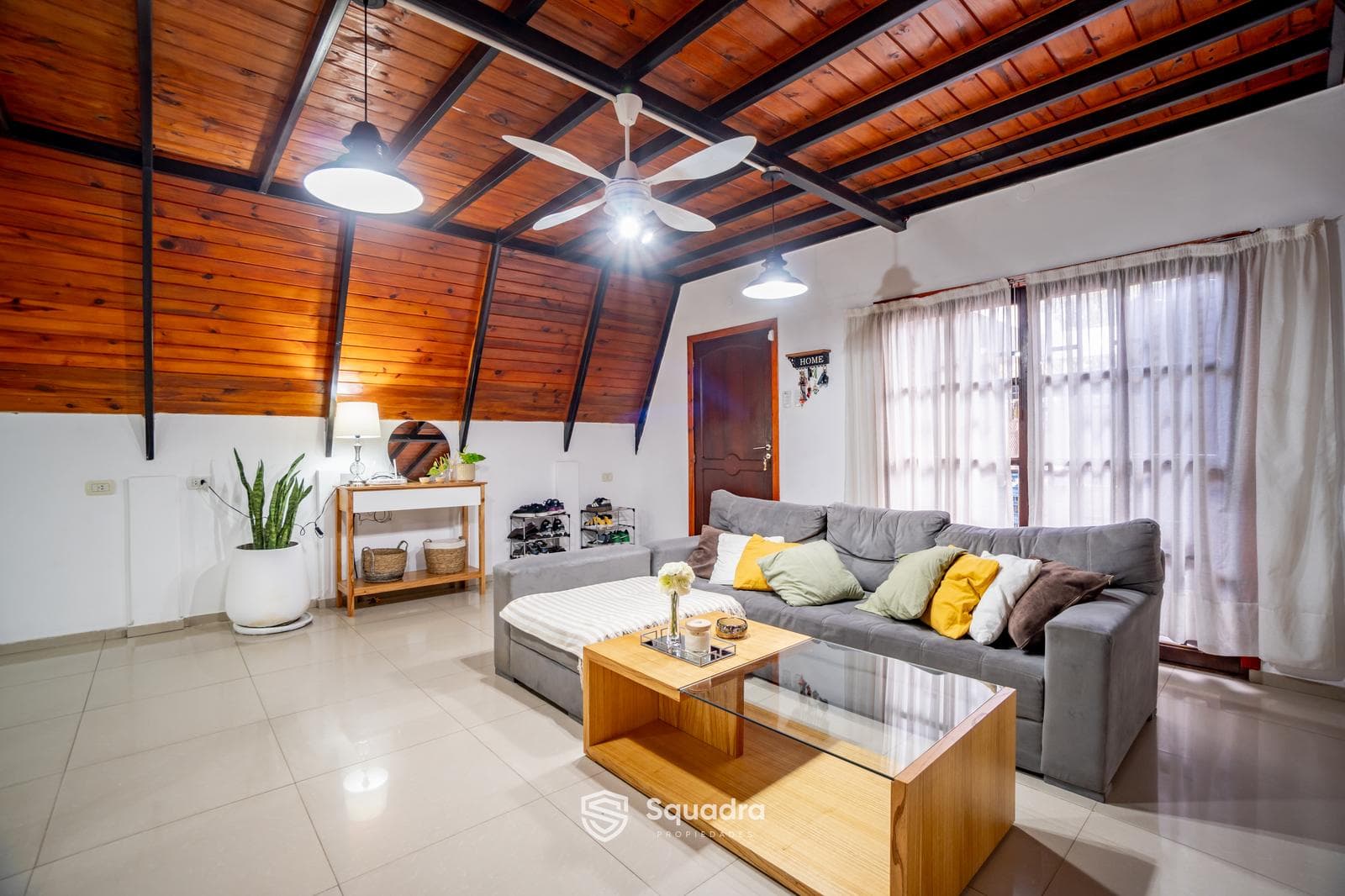 FOR SALE | TRADE - 4-bedroom house with pool, sun deck, and barbecue area - Altos de Mendoza, Fisherton.