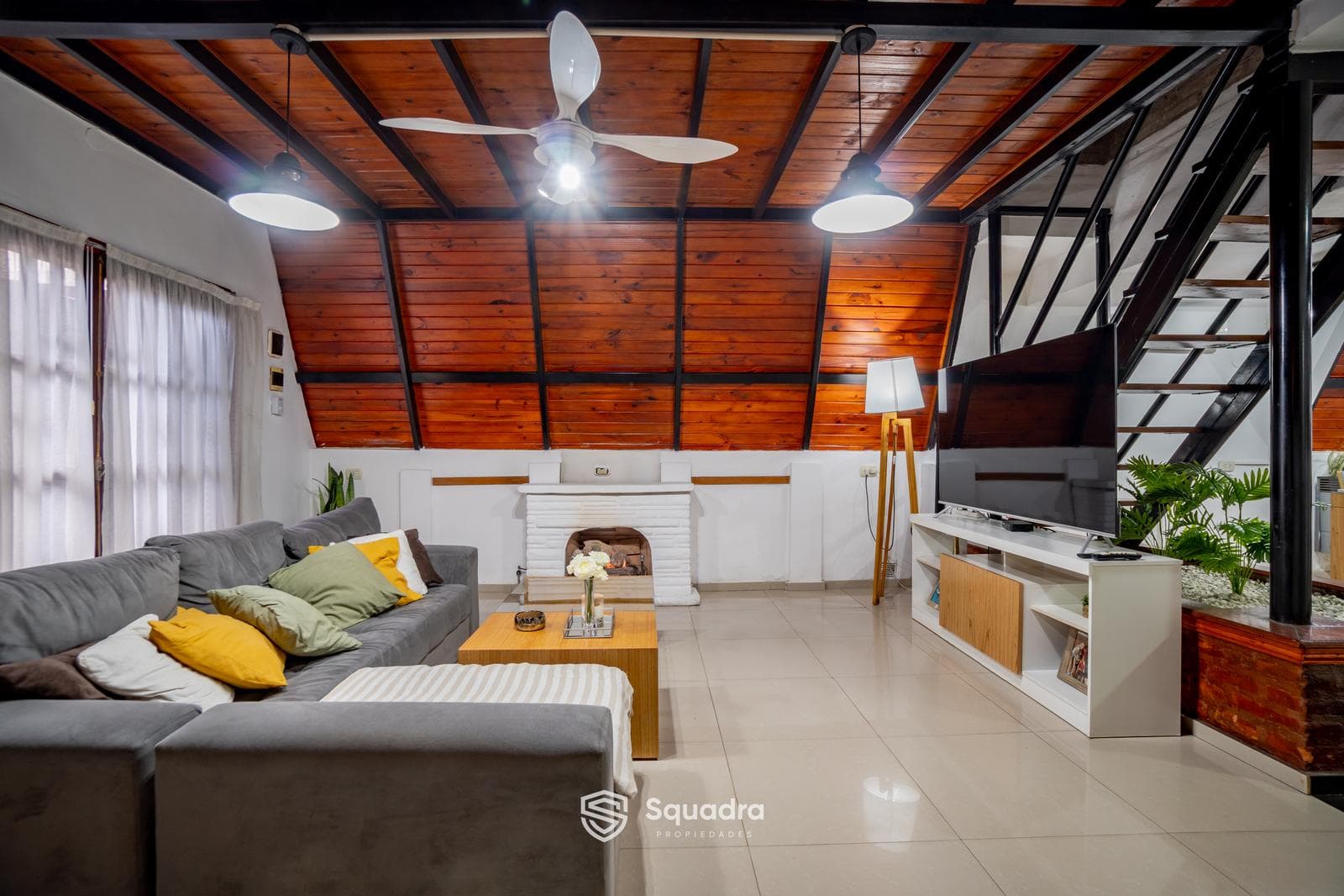 FOR SALE | TRADE - 4-bedroom house with pool, sun deck, and barbecue area - Altos de Mendoza, Fisherton.
