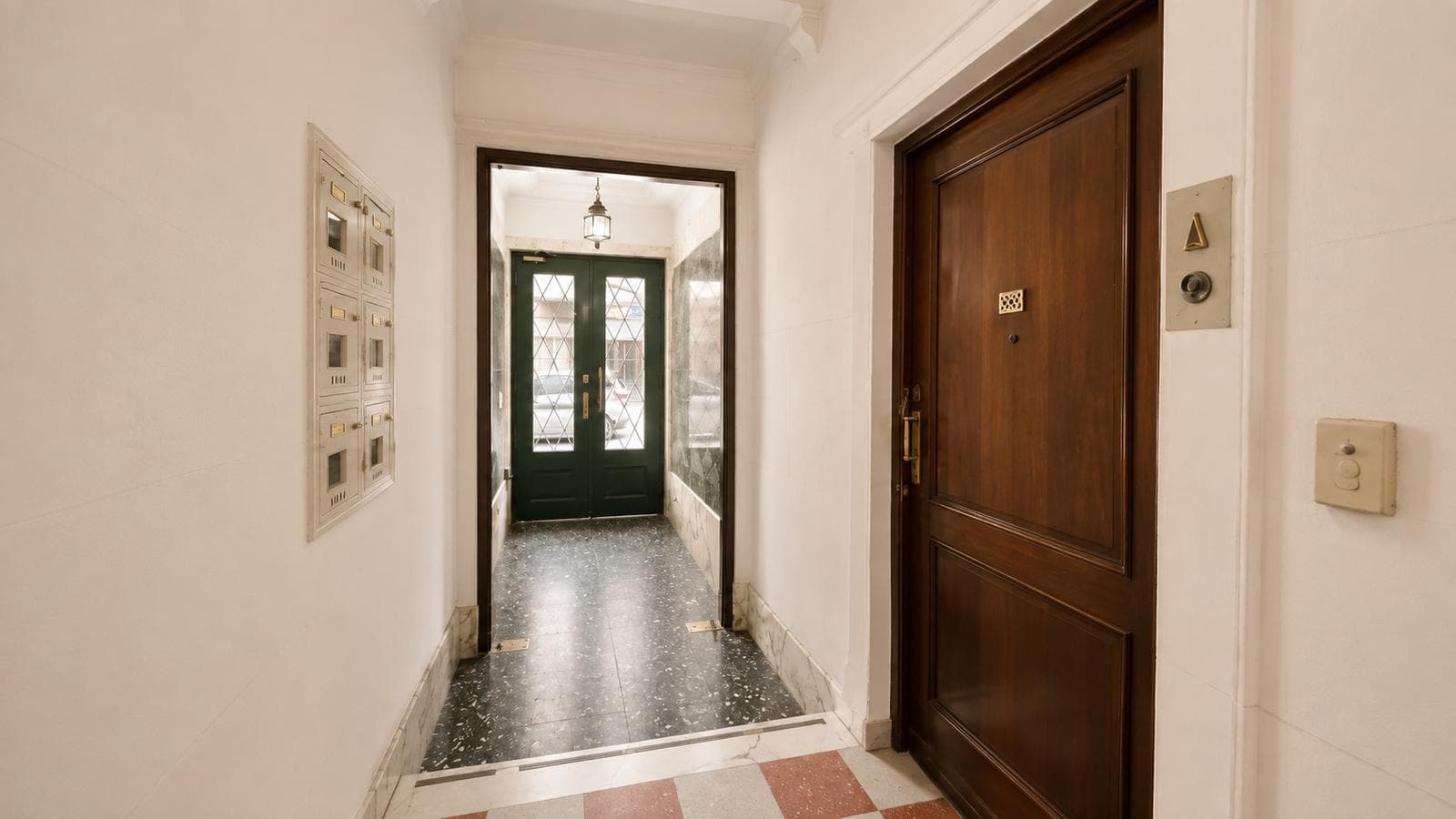 TWO-ROOM APARTMENT FOR SALE - PATIOS