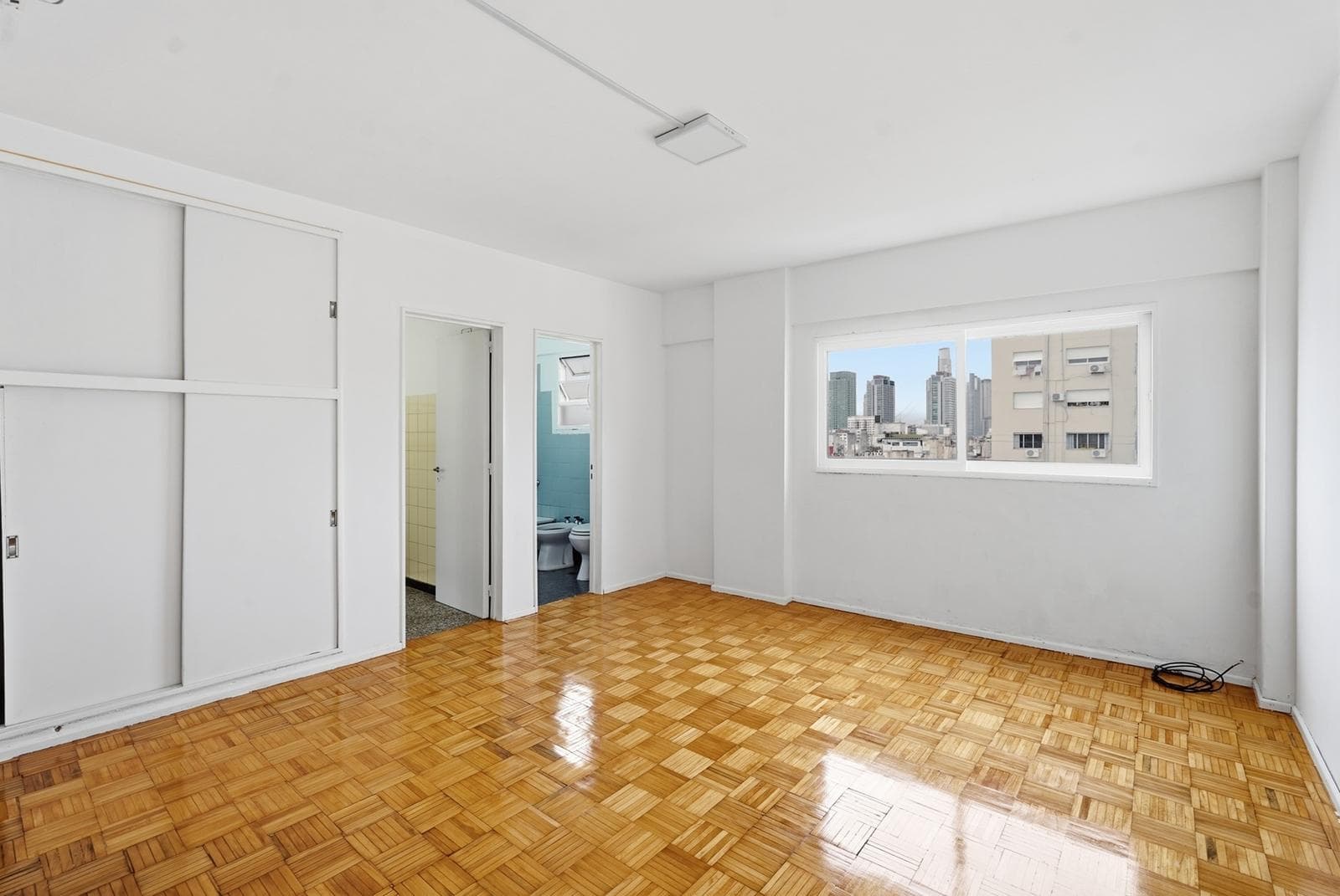 Studio apartment with a terrace-style balcony for sale in San Telmo
