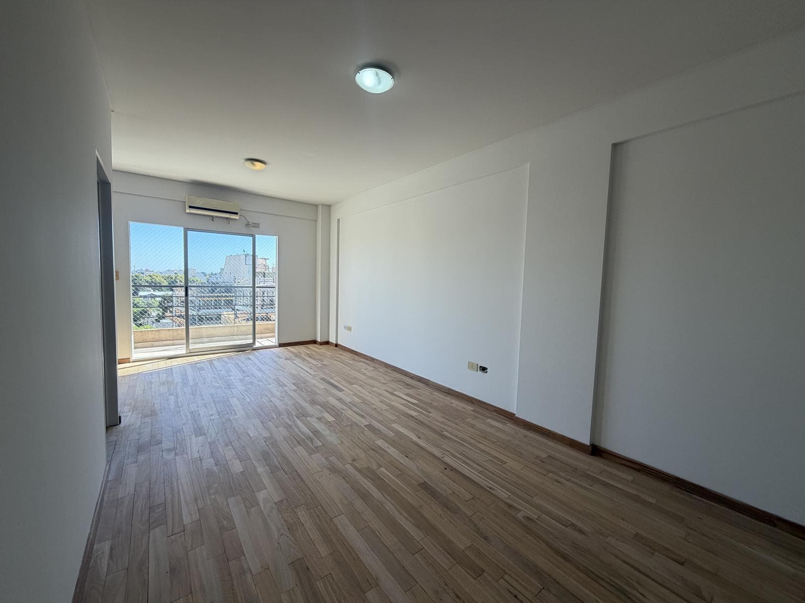 STUDIO APARTMENT FOR SALE WITH GARAGE IN VILLA DEL PARQUE—QUALIFIES FOR A LOAN
