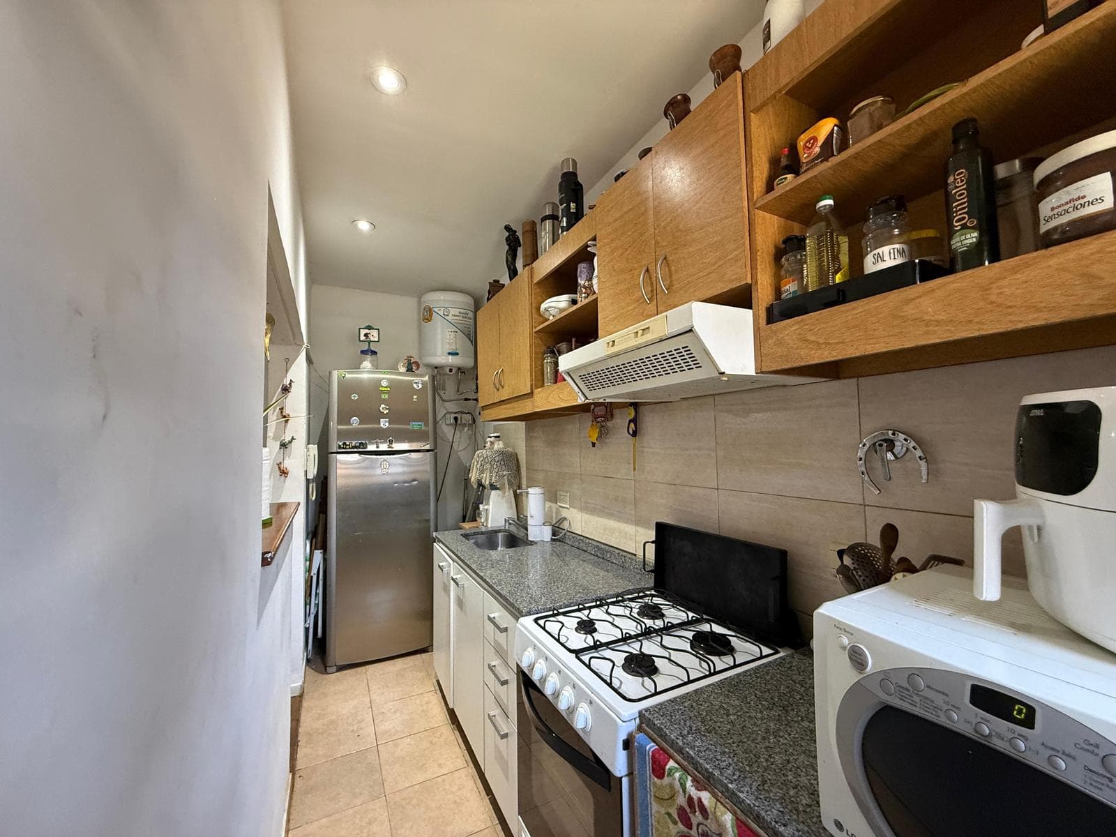 2-ROOM FRONT-FACING PH FOR SALE - WILDE - PRIVATE FINANCING