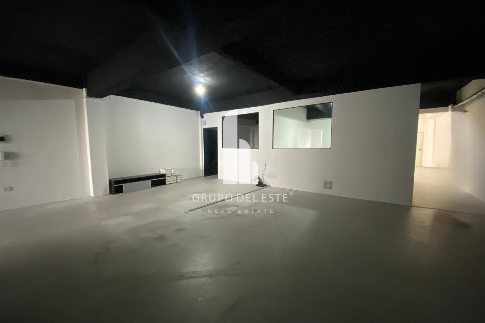 Office in Flores