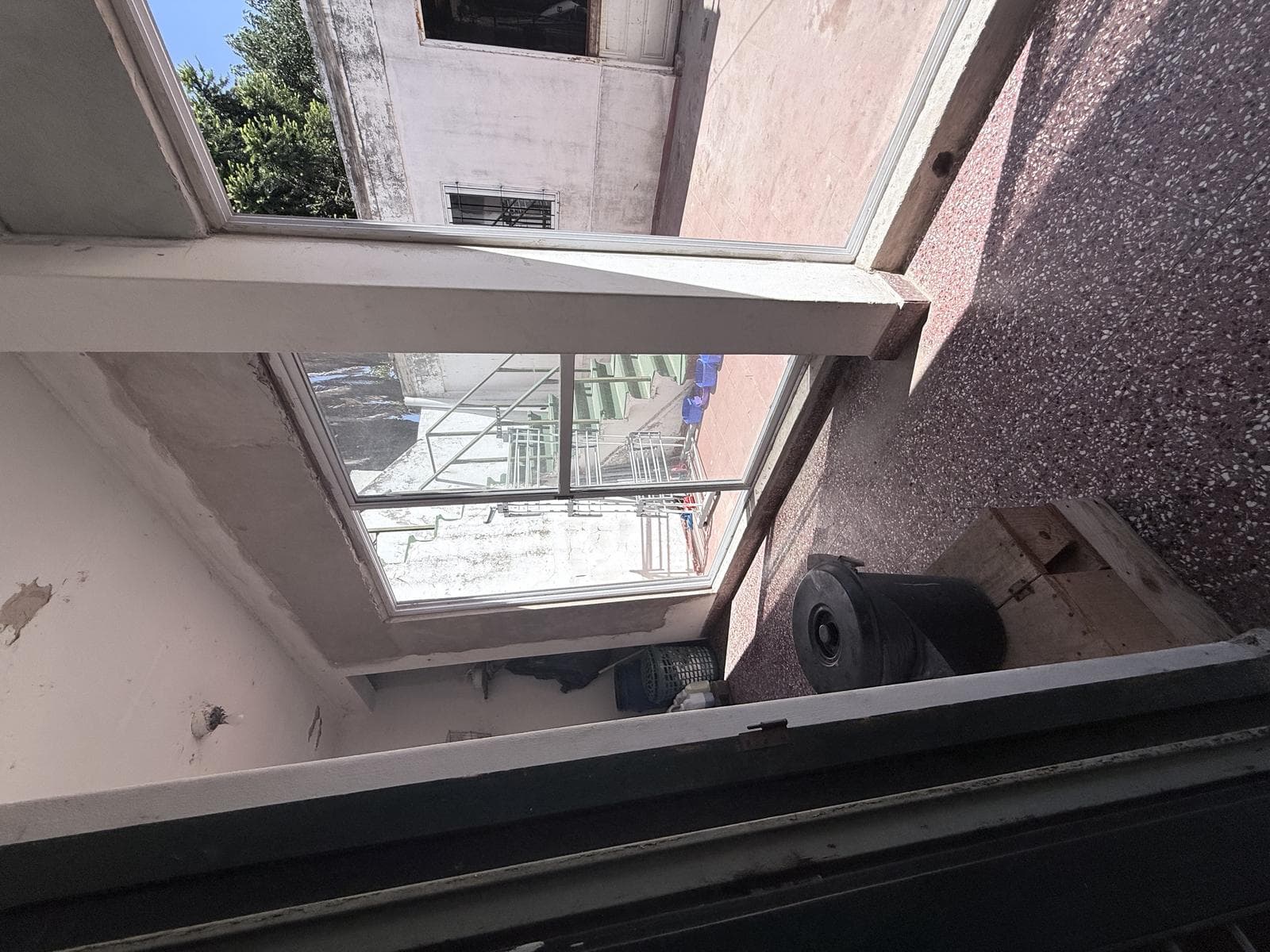 HOUSE FOR SALE (NEEDS RENOVATION) - MORENO - WILL CONSIDER TRADE