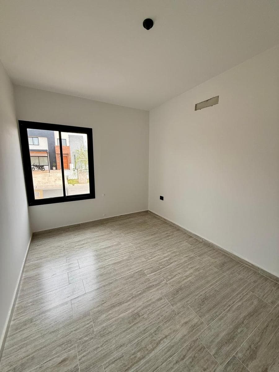 DOCTA BOULEVARD SINGLE-STORY DUPLEX 2 BEDROOMS