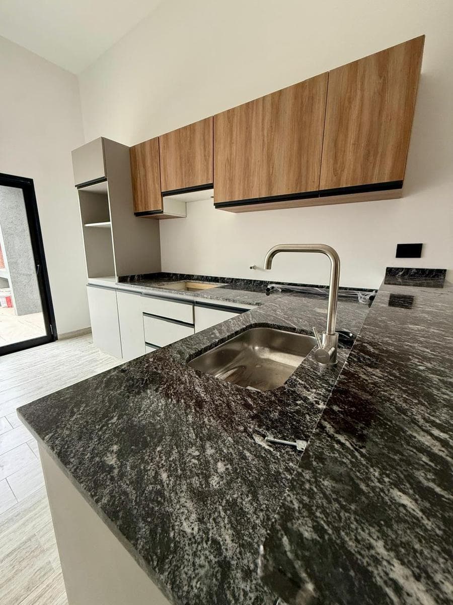 DOCTA BOULEVARD SINGLE-STORY DUPLEX 2 BEDROOMS