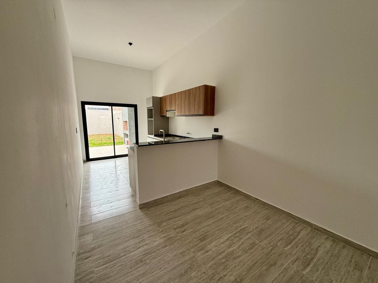 DOCTA BOULEVARD SINGLE-STORY DUPLEX 2 BEDROOMS
