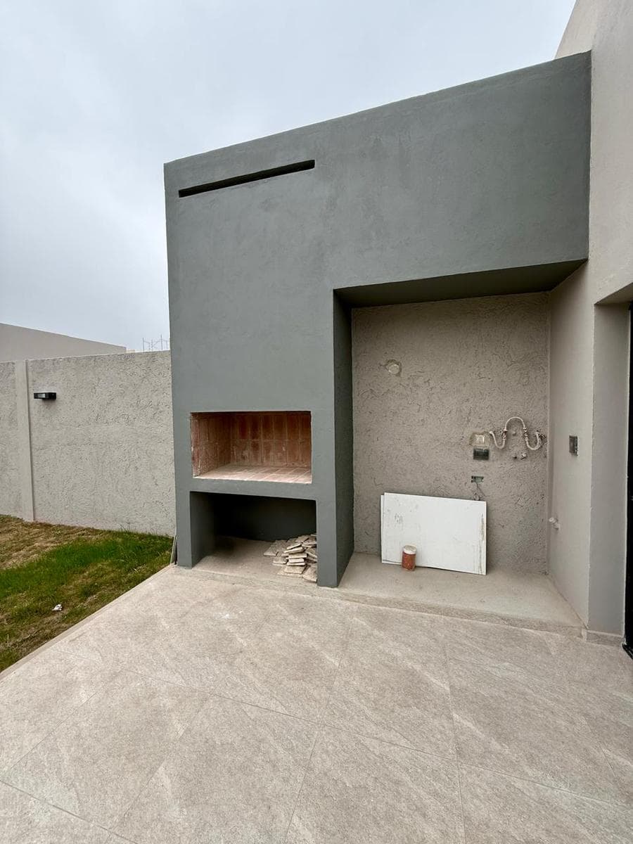 DOCTA BOULEVARD SINGLE-STORY DUPLEX 2 BEDROOMS