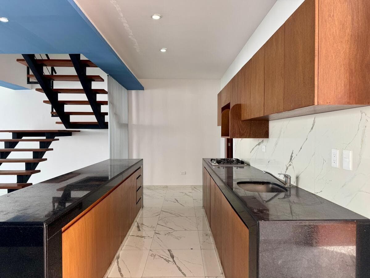 HOUSE FOR SALE IN BELLAVISTA