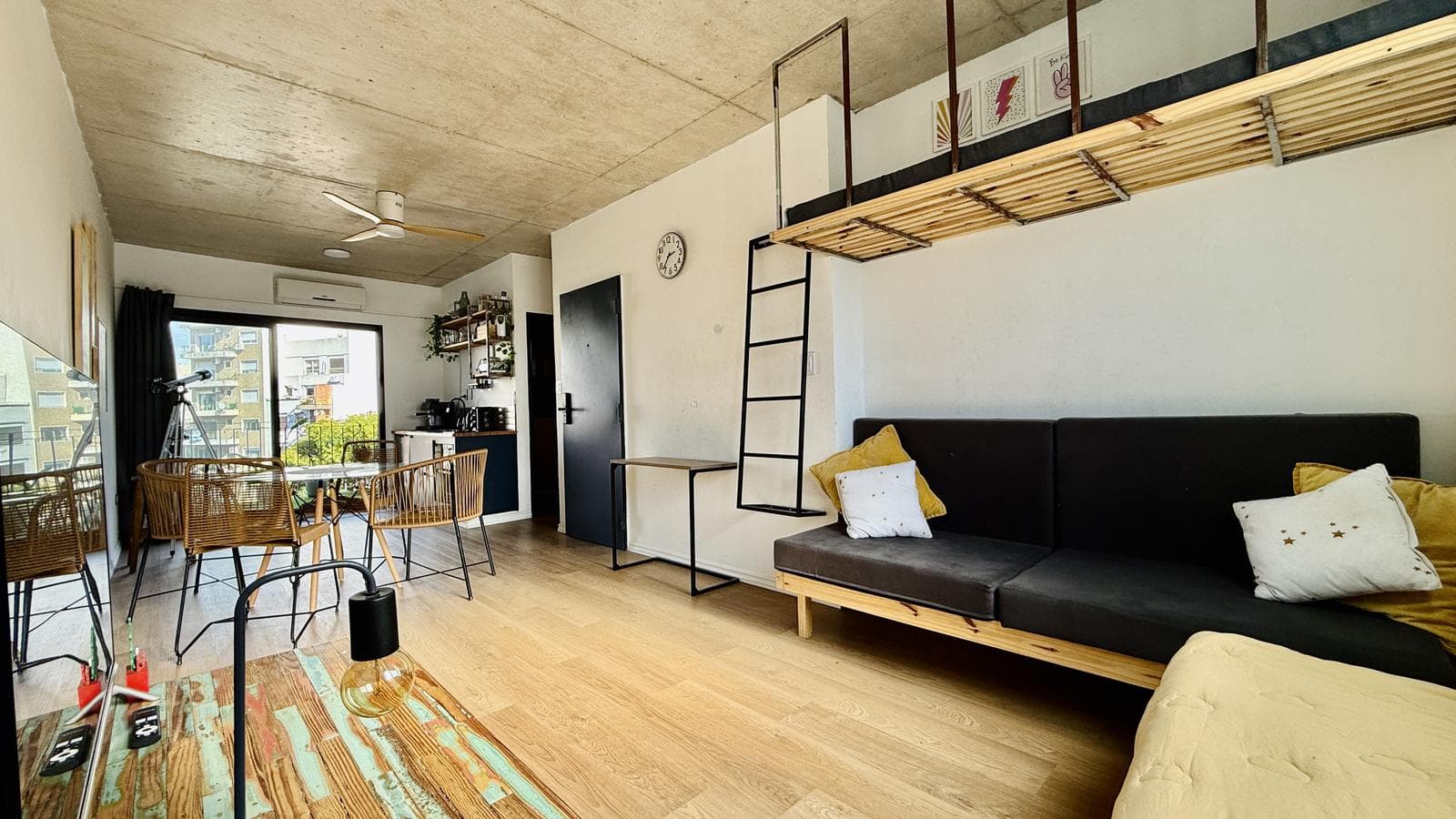 Apartment with a private terrace
