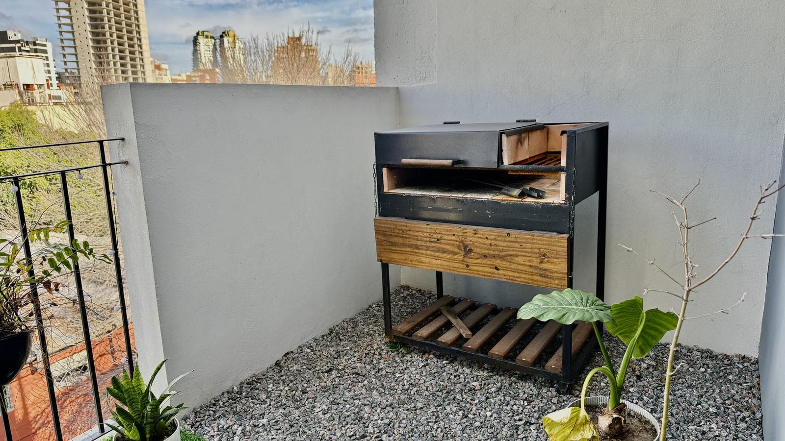 Apartment with a private terrace