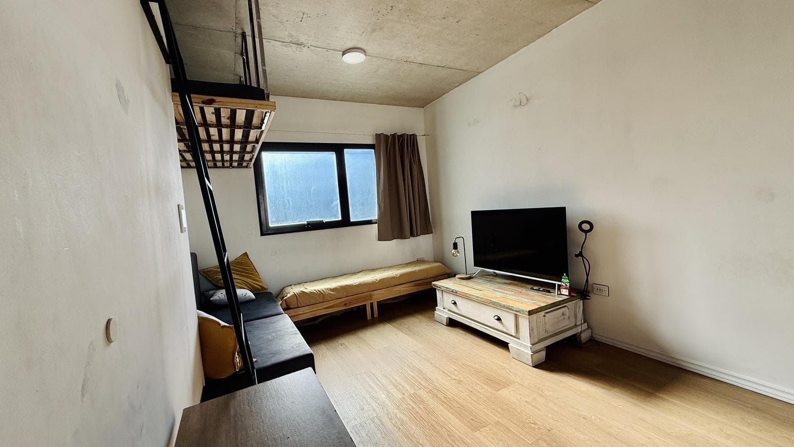 Apartment with a private terrace