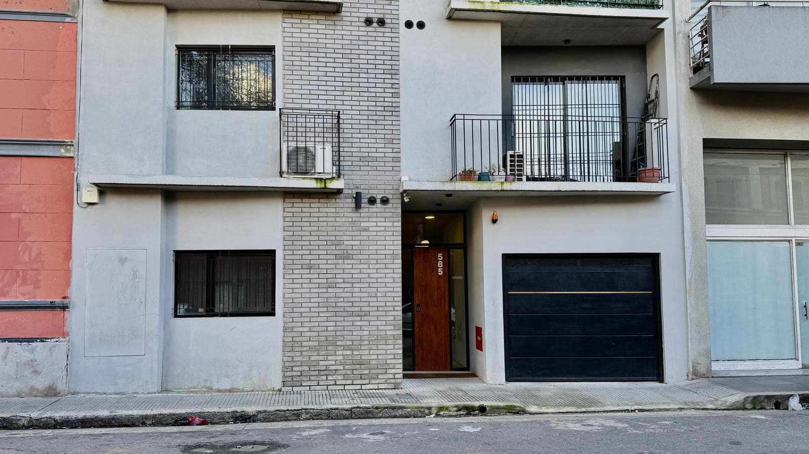 Apartment with a private terrace