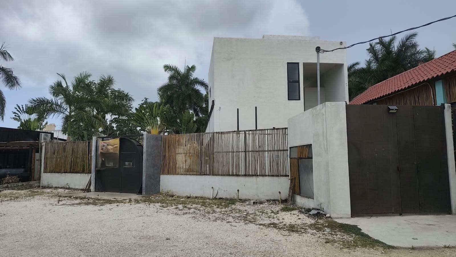 LAND FOR RENT FOR COMMERCIAL USE IN HUAYACAN