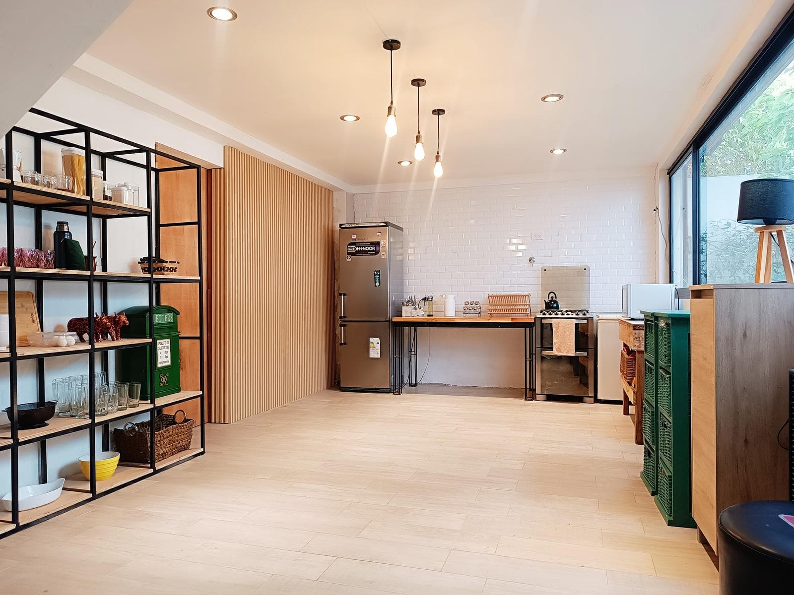 4-BEDROOM HOUSE FOR SALE IN LA PLATA + COMMERCIAL SPACE