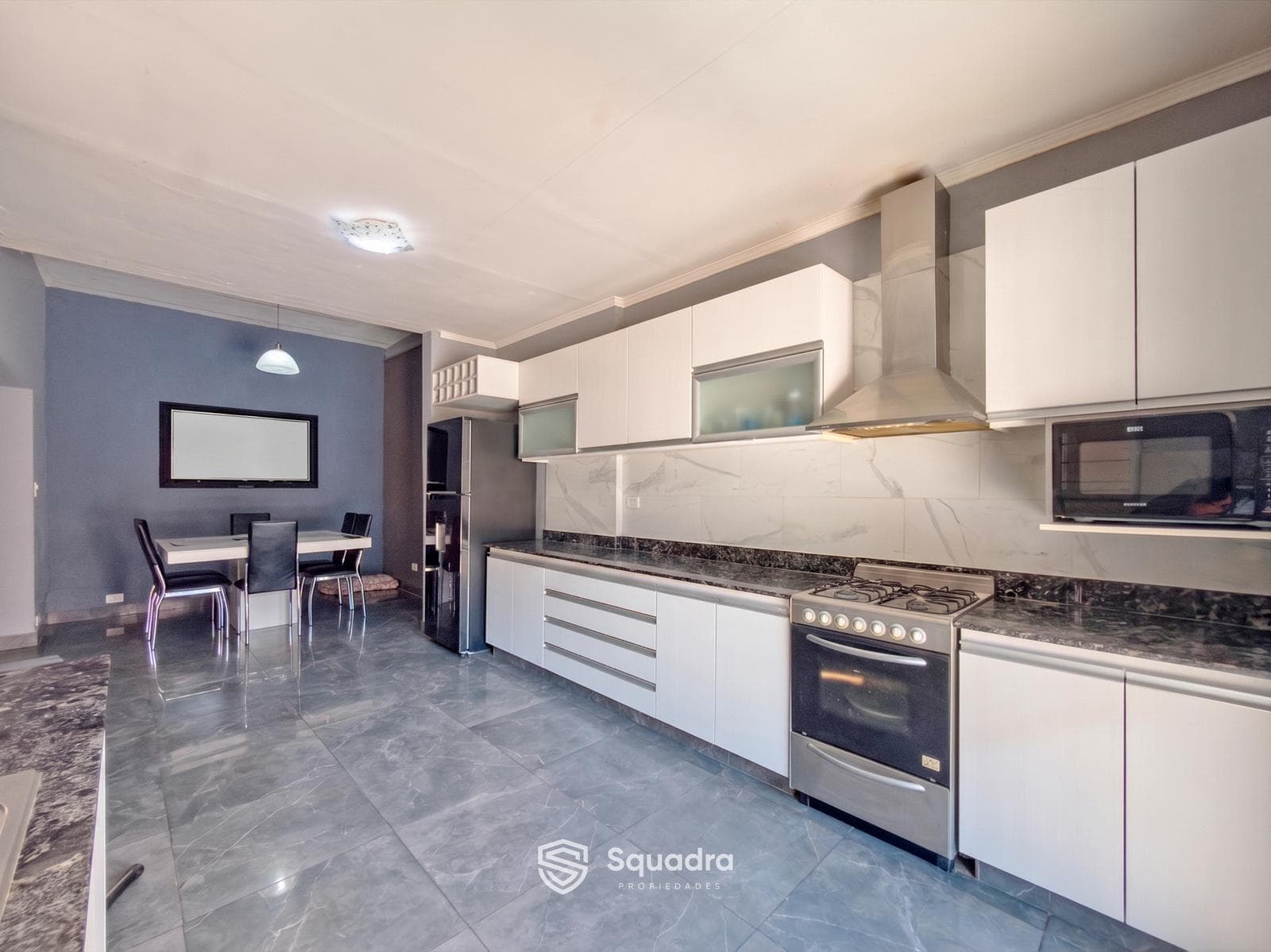 FOR SALE - 3-bedroom duplex with garden, pool, and terrace - Abasto, Rosario - QUALIFIES FOR MORTGAGE.