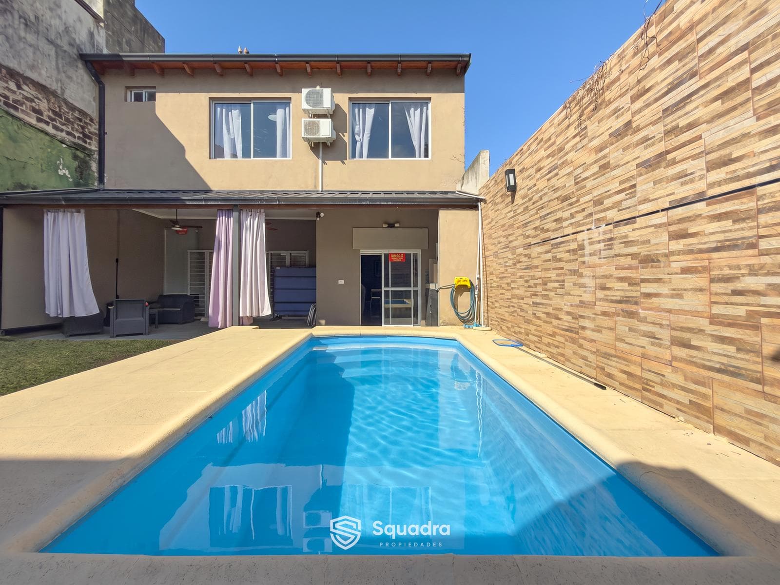 FOR SALE - 3-bedroom duplex with garden, pool, and terrace - Abasto, Rosario - QUALIFIES FOR MORTGAGE.