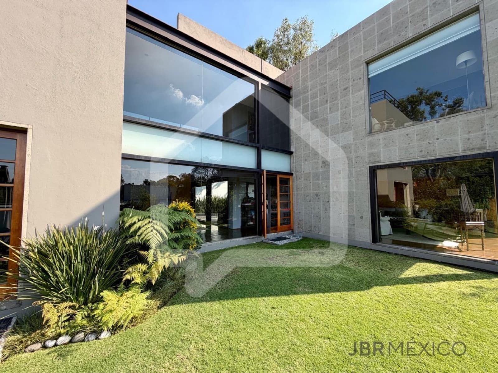 House in a Condominium Complex - Lomas de Bezares