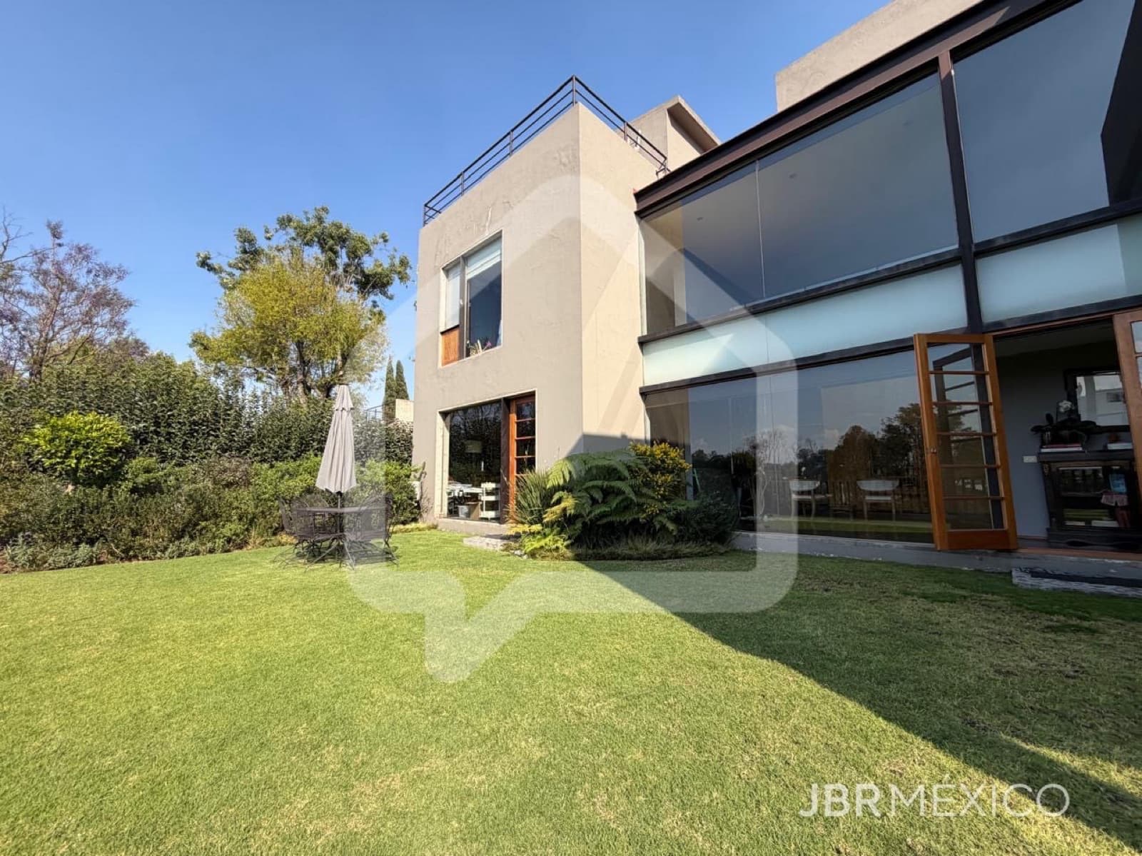 House in a Condominium Complex - Lomas de Bezares