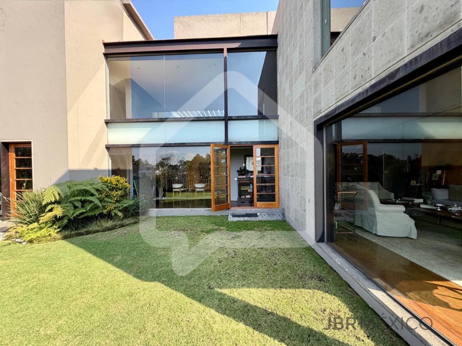 House in a Condominium Complex - Lomas de Bezares