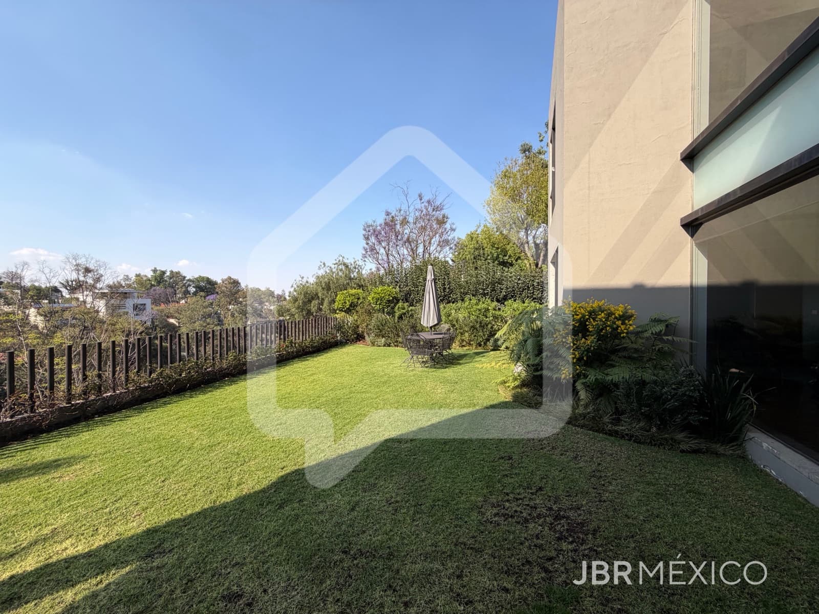 House in a Condominium Complex - Lomas de Bezares