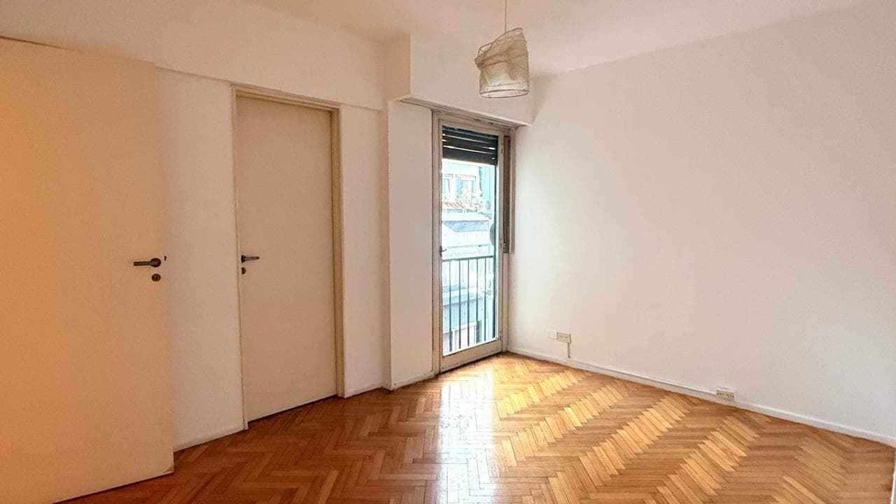 Two-room apartment in the best part of Recoleta with low maintenance fees.