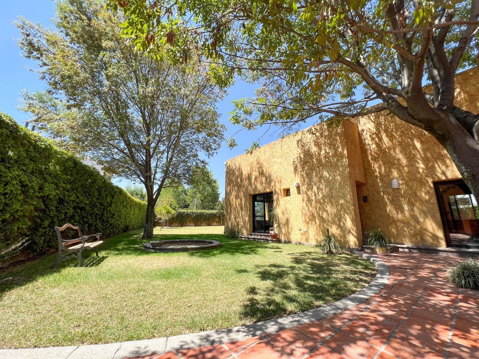 House for rent behind Plaza San Diego
