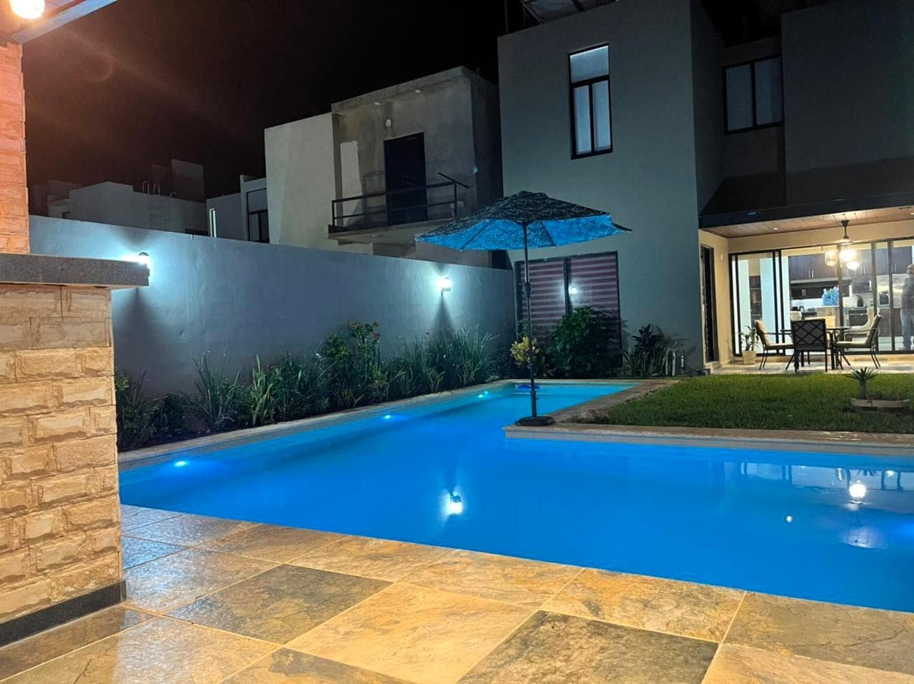 Beautiful, Fully Furnished House with Solar Panels on Privada Zensia in Parque Residencial