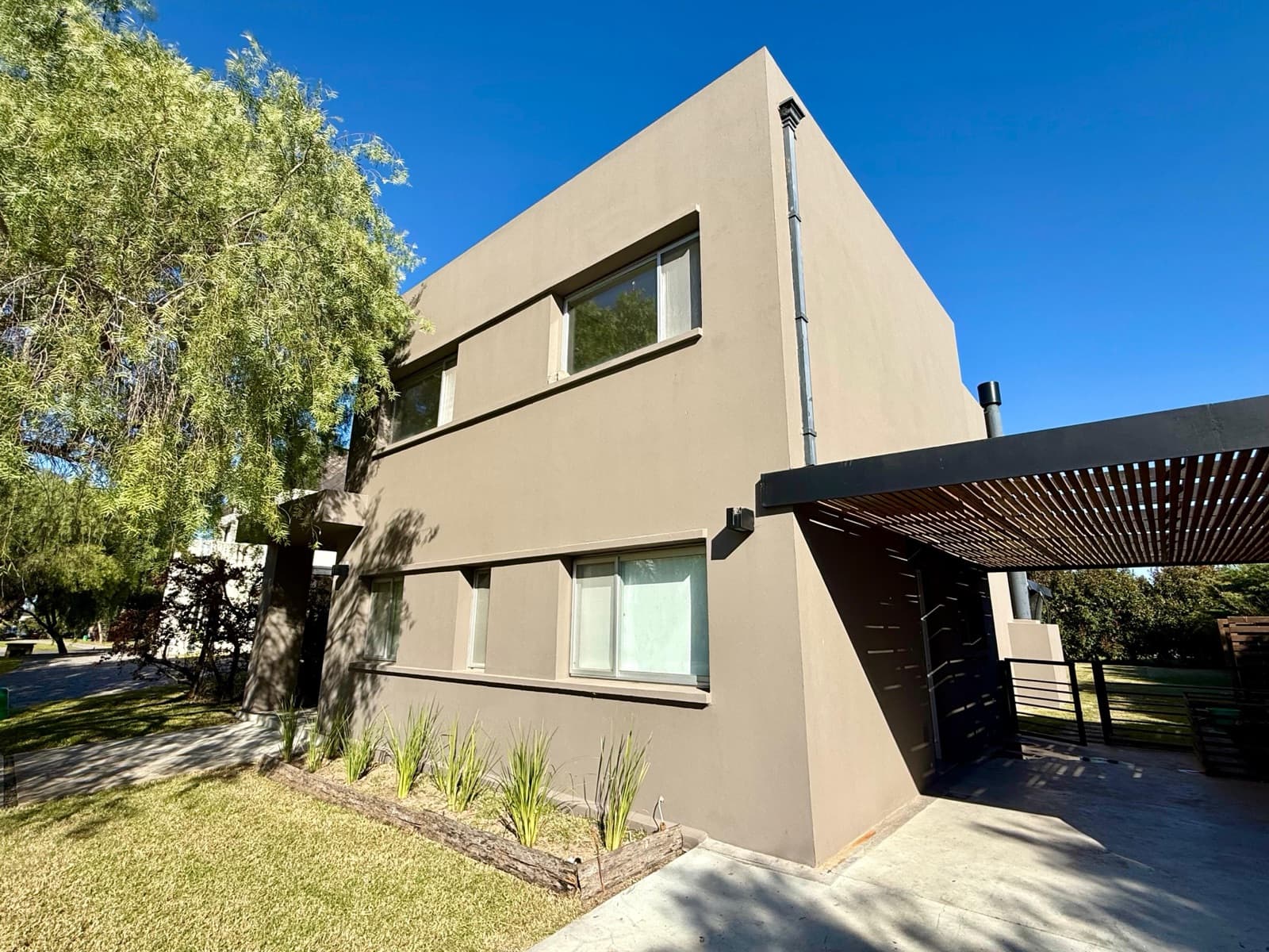 House for Sale in Santa Clara Villanueva