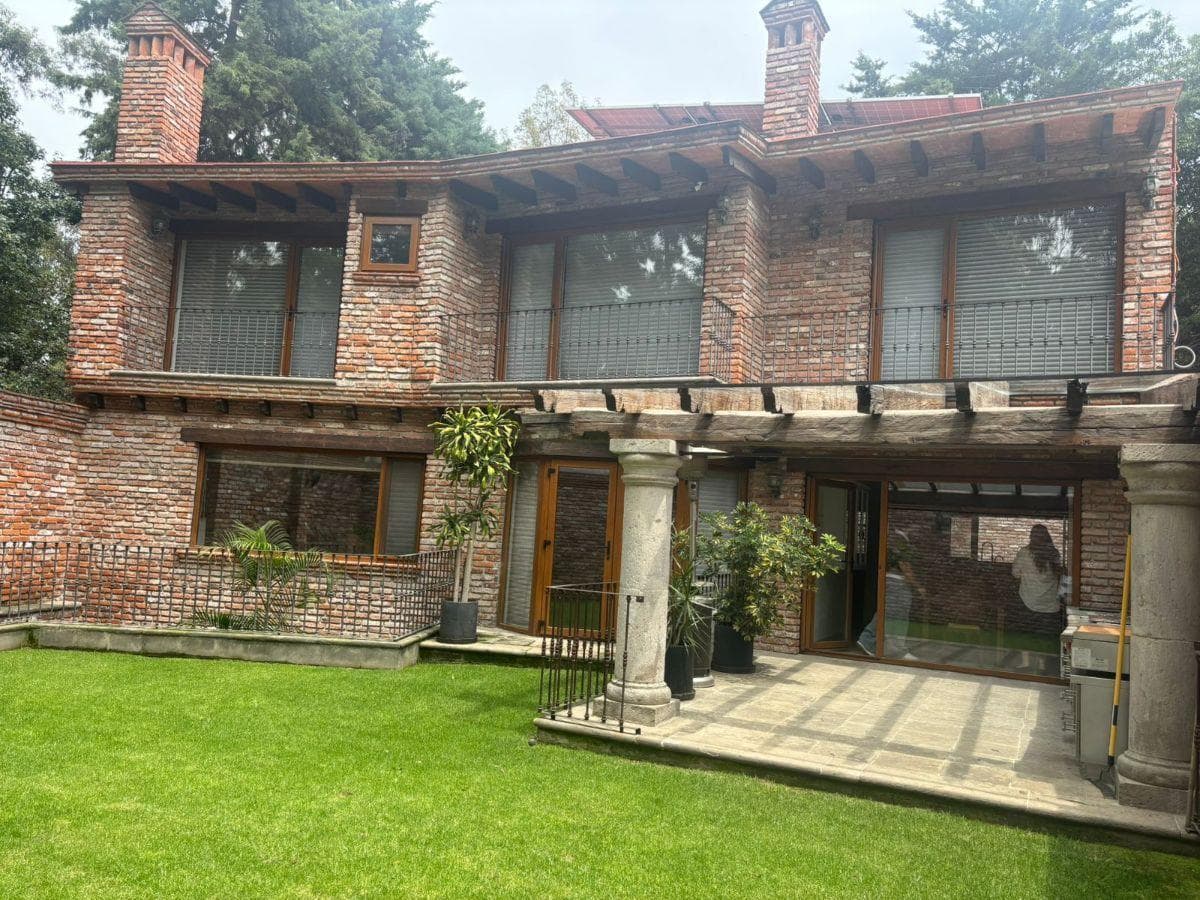 House for Sale in Campestre San Ángel with Magazine-Worthy Finishes