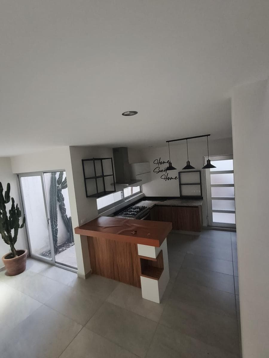 House for Rent in Pedregal de Shoestanth – A Balance Between Design and Tranquility