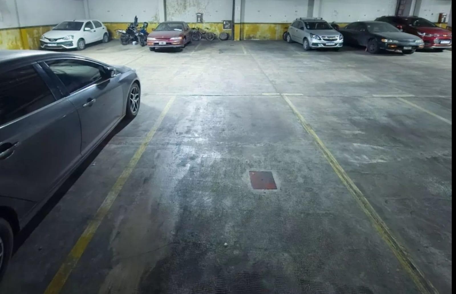 COVERED PARKING SPACE FOR SALE IN THE CONGRESO AREA, 24 HOURS