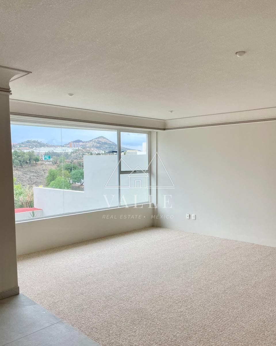 House for Sale in the Sixth Section of Lomas Verdes