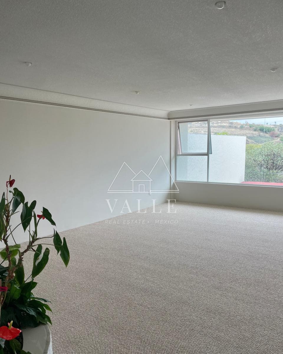 House for Sale in the Sixth Section of Lomas Verdes