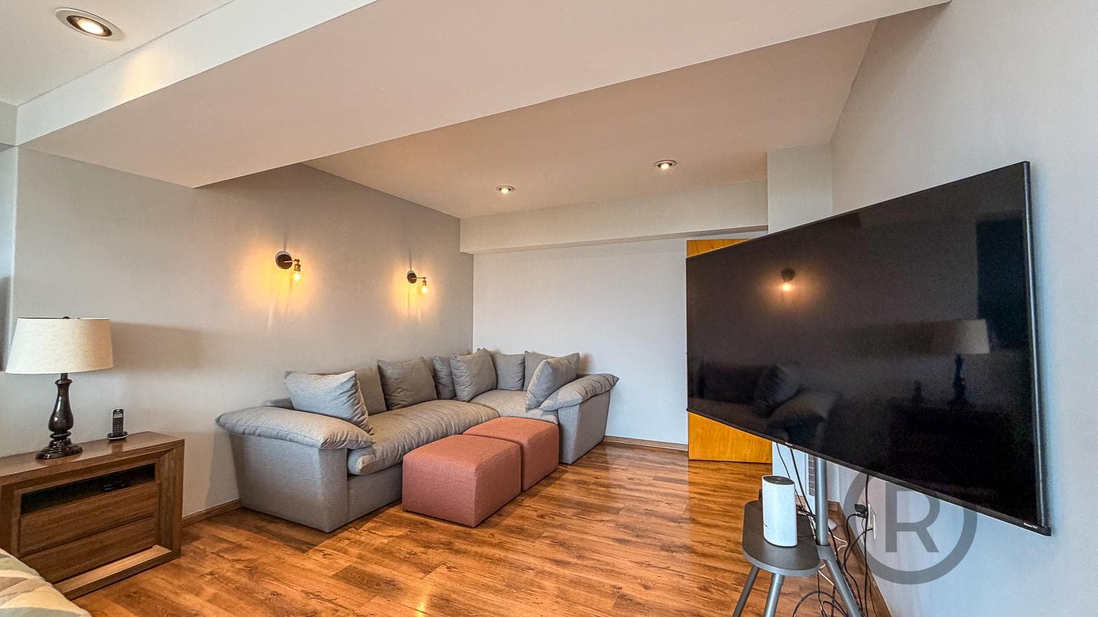 OPPORTUNITY - Remodeled Apartment in Jardines de Fiesole