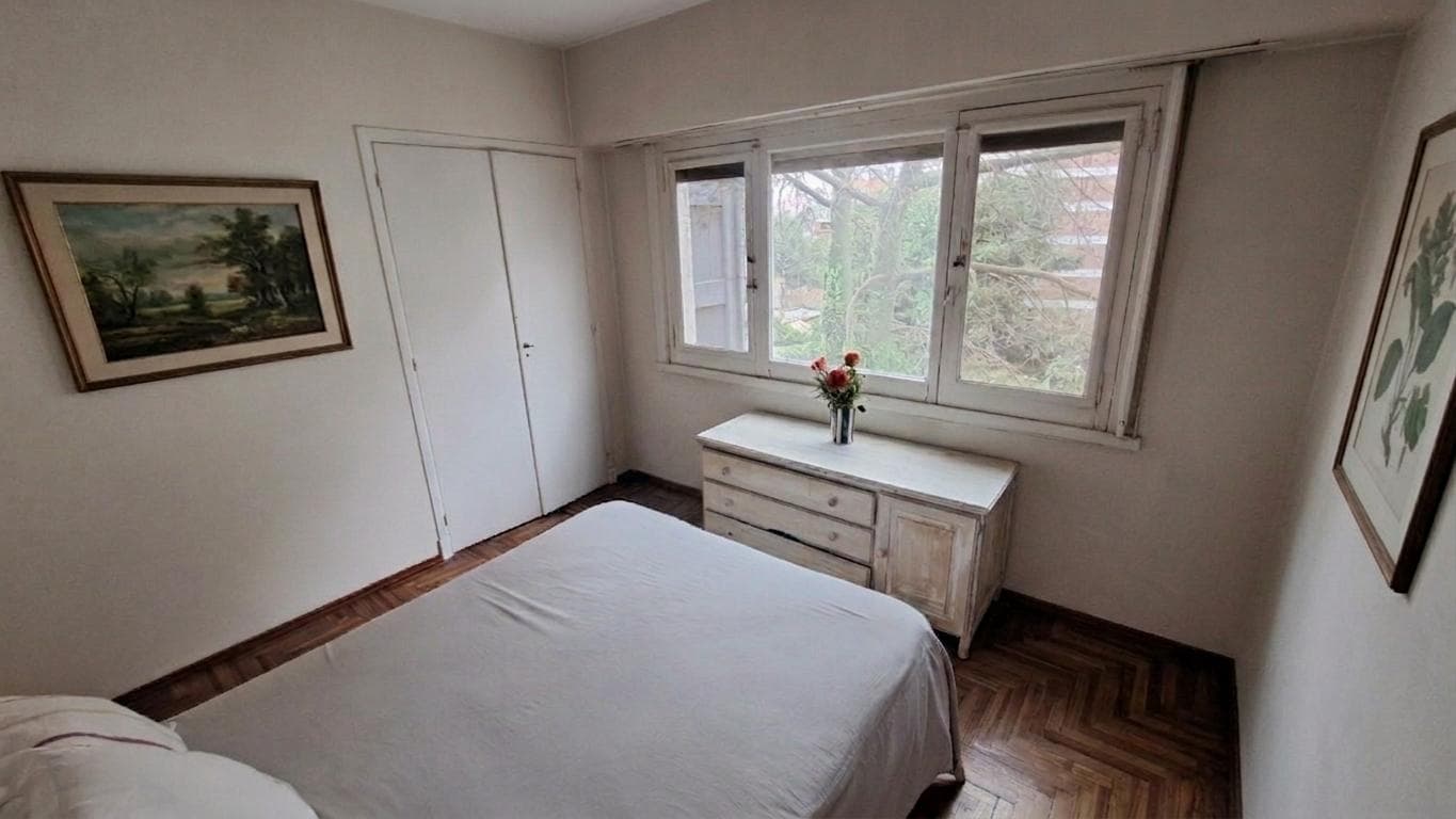 Very bright 4-room apartment for sale in San Isidro. Lease runs through December 2026