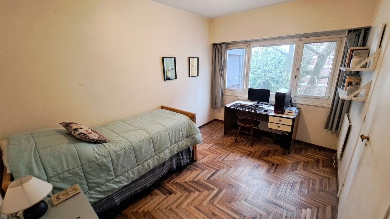 Very bright 4-room apartment for sale in San Isidro. Lease runs through December 2026
