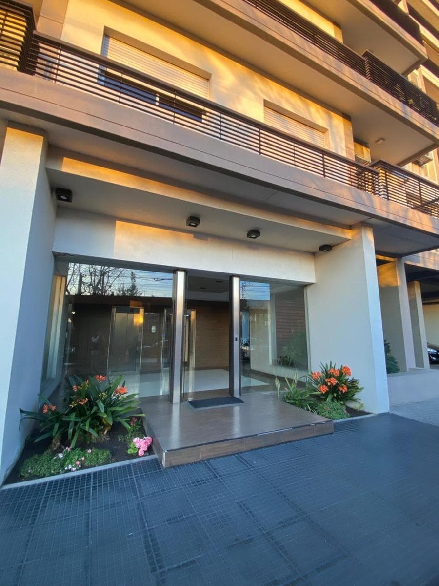 Two-room apartment with a balcony and a pool, Maconda X complex, downtown Quilmes