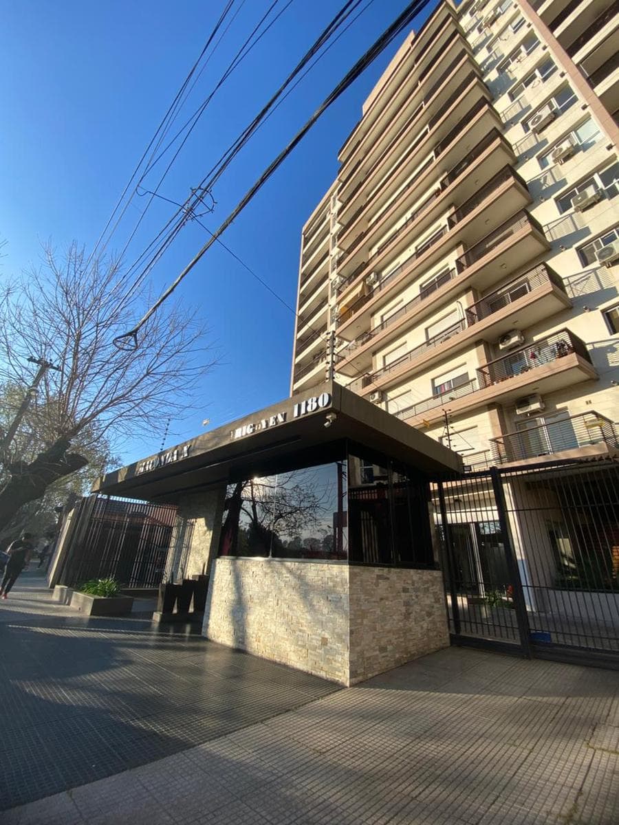 Two-room apartment with a balcony and a pool, Maconda X complex, downtown Quilmes